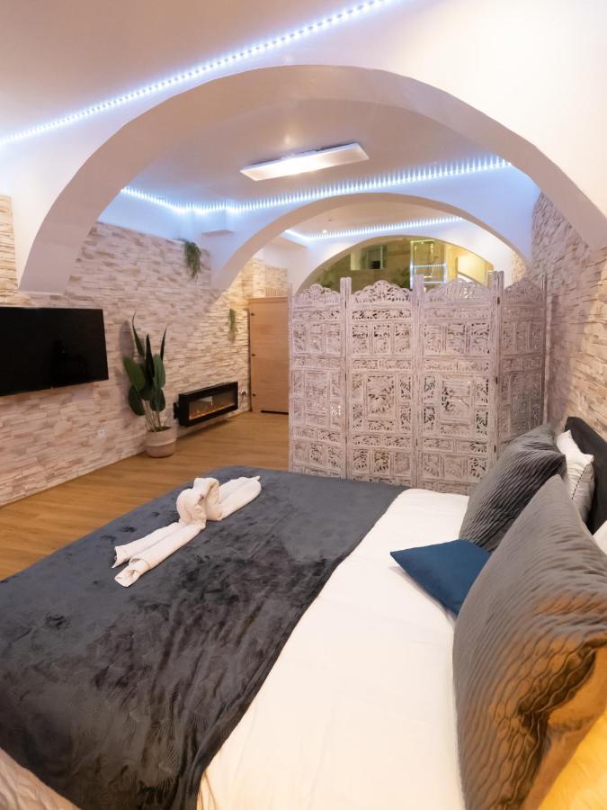 Le Spa De La Cathedrale - Jacuzzi - Sauna - Champagne - Netflix - Wifi Troyes Eksteriør billede